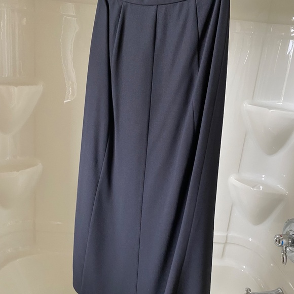 Jaeger UK Size 12 Black wool Skirt - Picture 3 of 7